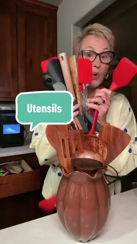 If you spend a lot of time in the kitchen, you know how important good cooking utensils are! This beautiful teak wooden utensil set is gentle on your cookware, sturdy enough for everyday cooking, and looks gorgeous sitting on your countertop. Plus, wooden utensils are a great alternative to metal or plastic! #WoodenUtensils #KitchenEssentials #TeakWood #KitchenMustHaves #CookingEssentials 
