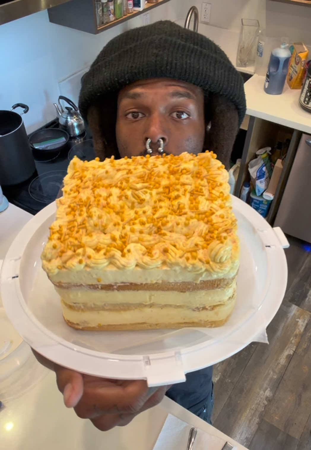 We were searching for home made sweets this week and stumbled on @EverythingFr0mScratch Desserts . We ordered her exclusive home made candies and her special made Cheesecake Cake and it was good the candy I give 7.5/10 only because It was a slight bit to chewy for me but I love the sour the cheesecake was 9/10 it was definitely a cheesecake cake but it wasn’t like actually cheesecake which made it better for me personally! Would I order again ? Yes I would definitely order the cake again. Be sure to go to Chefry.io and find and support your small local food entrepreneurs or if your just starting out put your menu up for those special weekend drops ! ☔️  #chefry #losangeles #cake #eatwithme #Foodie 