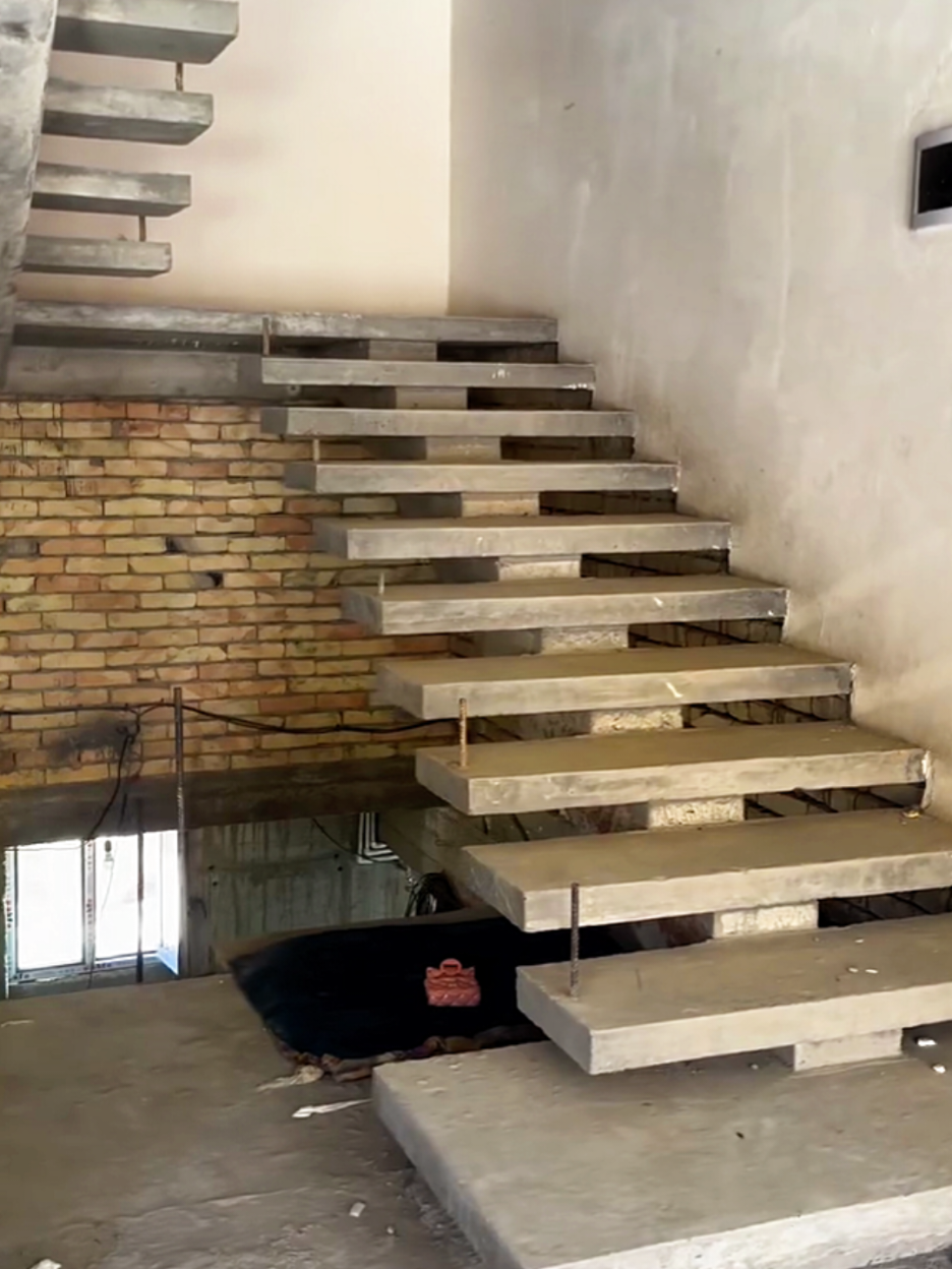 modern stairscase design❤️ #stairscase #modernstairs #architecture #viral 