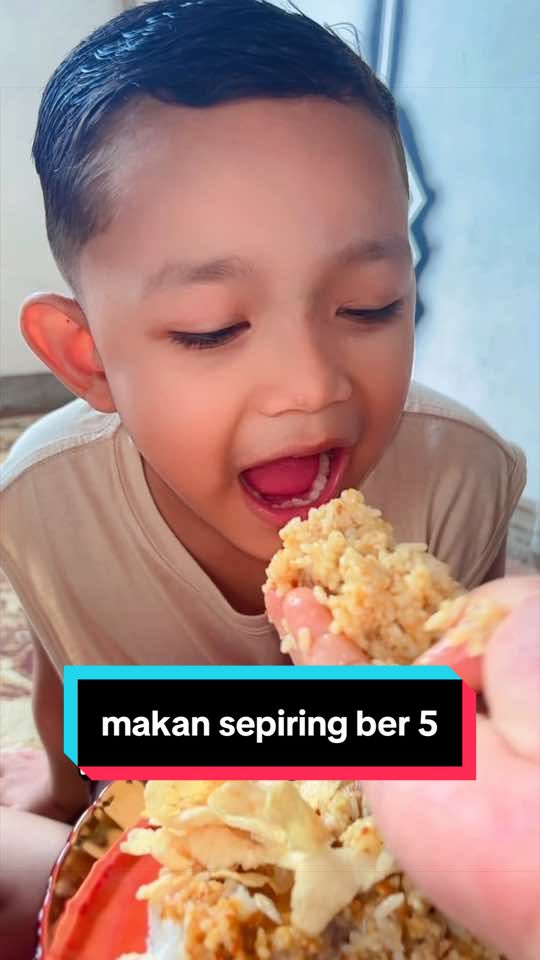 pasukan banyak makan , ini makan pagi kedua mereka dijam 10 🤣#fyp #mukbang #foryou 