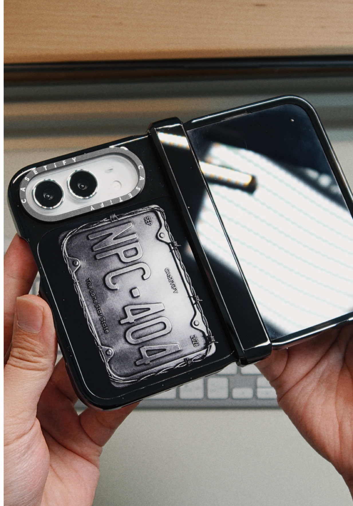 The phone looks new. The case should too. Here’s a first look at CASETiFY’s unreleased Duo Case! @CASETiFY offers a wide range of designs to personalize your phone and make it more YOU! Head over to CASETiFY to check out all the different options! Did you preorder the iPhone Duo yet? 👀 #CASETiFY #iPhoneDuo #Iphone18 #iPhone #iPhone18promax @CASETiFY  @CASETiFY Việt Nam  @CASETiFY_KR  @CASETiFY JP ケースティファイ 