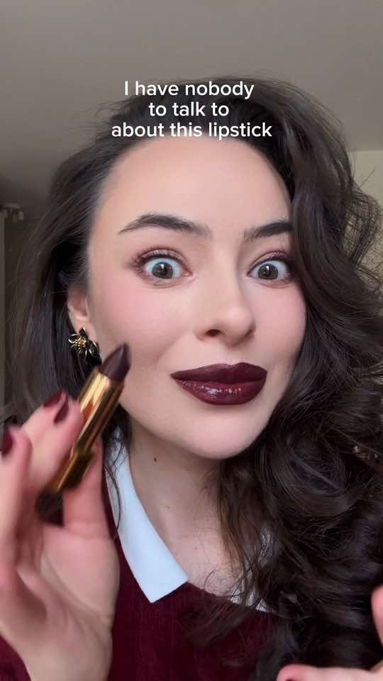 The OG burgundy lipstick 🥀@chanel.beauty Rouge Noir really is THAT girl 💄 #falllipsticks #autumnlipstick #chanellipstick 
