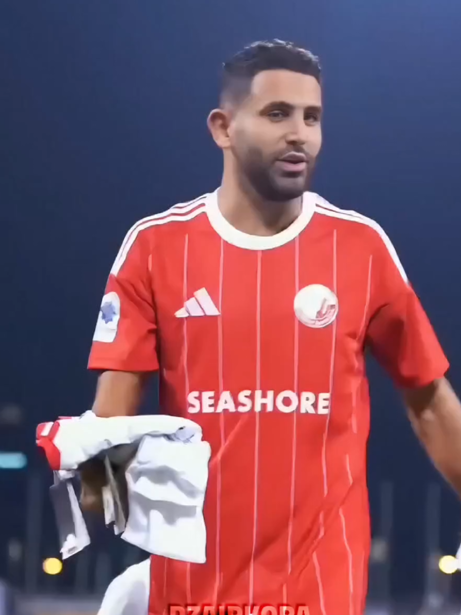 لحظة تقديم رياض محرز في الشمال القطري.😍🇩🇿. هل سينجح معهم يا ترى؟
