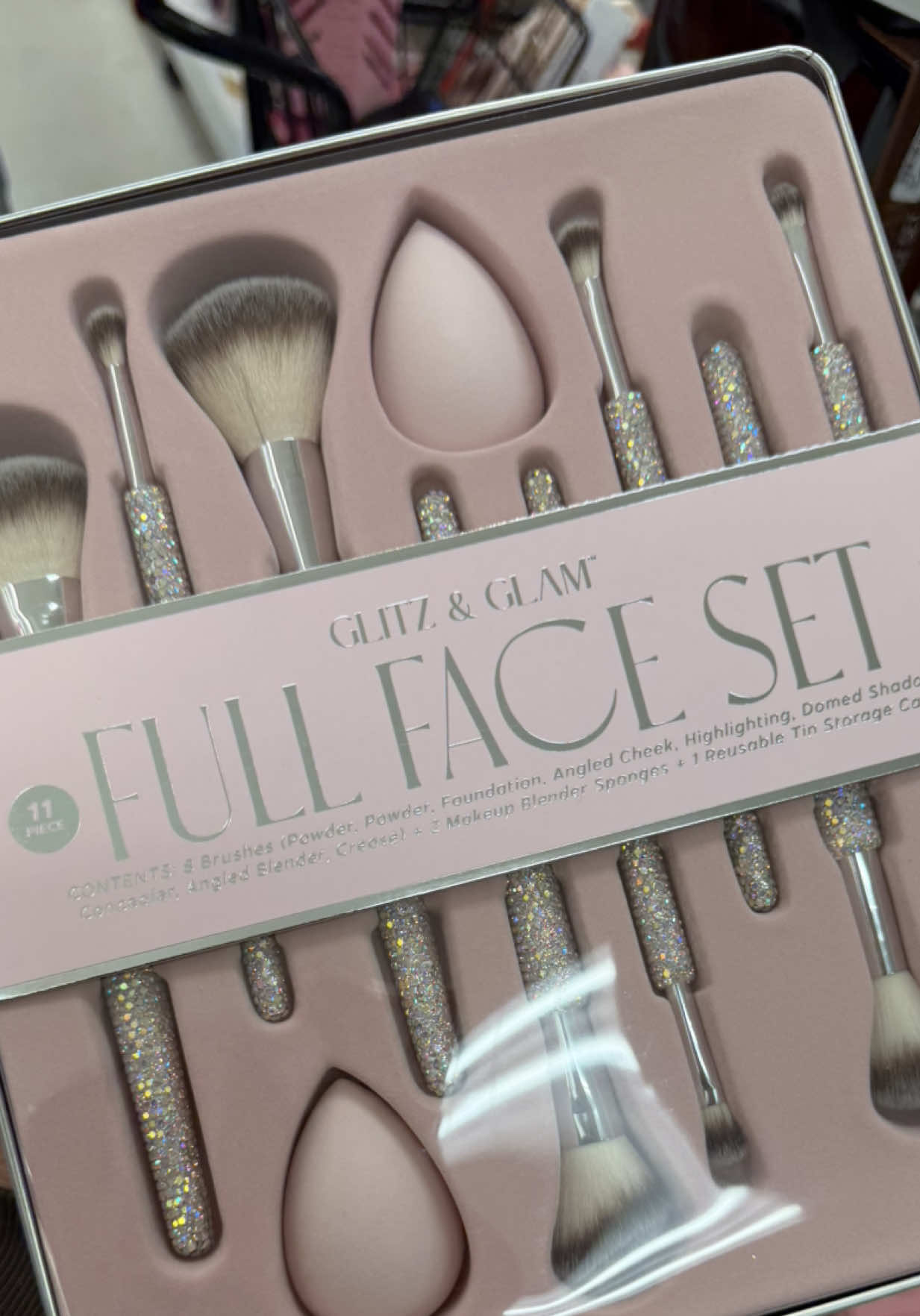 New brushes 🤍✨☁️ The perfect gift for these holidays 🎉🍾@TJ Maxx  #viraltiktok #tjmaxx #tjmaxxfinds #shopping 