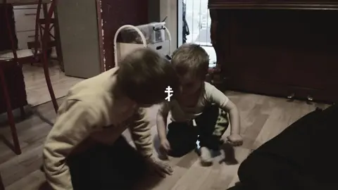 Me in 2014, teaching my little brother how to pray 🇫🇷🇷🇺☦️#orthodox #praying #jesus #nostalgie 
