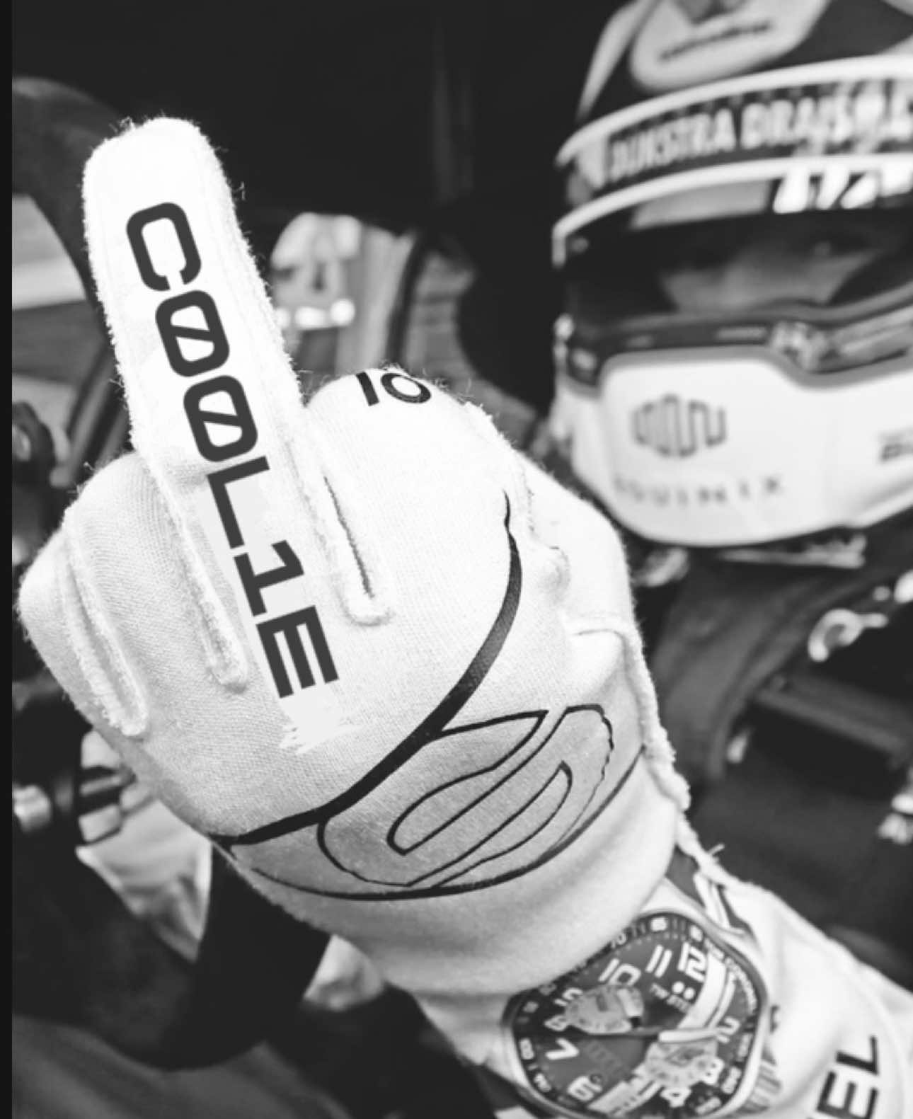 Dont mix fandom spaces with mainstream accounts..physically cringed and the second hand embarrassment was bad. If you guys are gonna be active on his stream don’t be doing stuff like this landoscar on official driver media is insane especially on lives #f1 #formula1 #landonorris #landoscar #f1drivers 