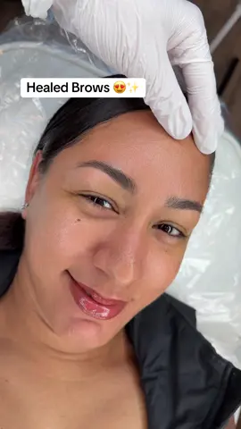 Building fullness and definition, one hairstroke at a time. 🤍 Nano Combination Brows are one of my favorite techniques because they truly give you the best of both worlds! By combining delicate nano hairstrokes with soft, seamless shading, I’m able to create more fullness, dimension, and definition without that heavy, overly tattooed appearance. And the best part? Seeing how beautifully these brows soften and heal over time! ✨ In this video, you can see her brows before, healed after her initial session, and perfected after her touch-up.  📍Rhode Island 🔗 Direct Booking in Bio 📲 (747) 354-9594 #NanoBrows #NanoHairstrokes #NaturalBrows #PermanentMakeup #HyperRealismBrows   