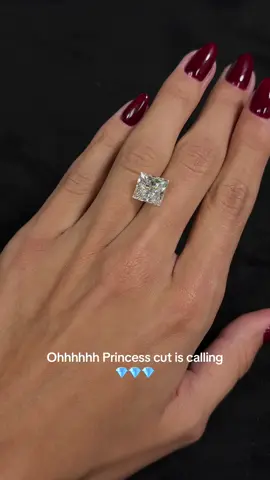 Princess cut perfection is calling… and we’re answering! 💎✨👑 Bold sparkle, timeless elegance, and pure luxury. 🤍 #PrincessCutDiamond #LabGrownDiamonds #DiamondLovers #RoyaleDiamonds #LuxuryJewelry 