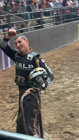 BIG SKINNY EARNS HIS FIRST MONSTER ENERGY 90-POINT RIDE OF HIS @PBR CAREER.  Everton Natan da Silva vs The Kraken - 90.45