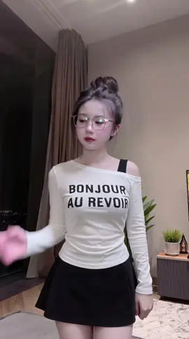 Áo Thun Nữ Dài Tay Lệch Vai HERLA FASHION In Chữ Bonjour Au Revoir Dáng Ôm