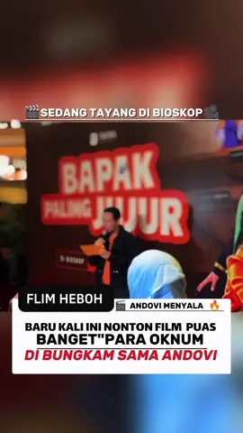 😱 Bongkar rahasia politik malah diserang buzzer?! Film komedi paling berani tahun ini akhirnya tayang! Siap-siap ngakak sekaligus dibuat penasaran sama semua kekacauan yang terjadi di film Bapak Paling Jujur. 🎬 BAPAK PALING JUJUR 🍿 SEDANG TAYANG DI BIOSKOP seluruh Indonesia! Ajak teman dan keluarga, jangan sampai kehabisan tiket! 🔥 #FilmPalingJujur #filmbpj #filmbpjclip #BapakPalingJujur #FilmIndonesia