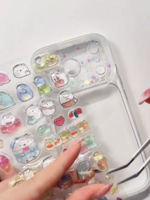 I turned a plain phone case into the cutest thing ever! ✨ #PhoneCaseDIY #DIYPhoneCase #CutePhoneCase #Satisfying #TikTokDIY