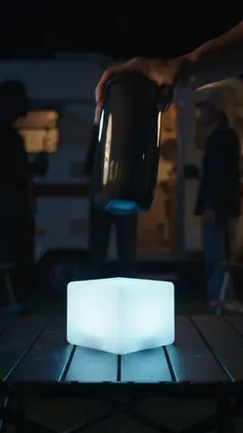 Muzik lebih meriah dengan efek cahaya yang memukau! 🌈 JBL Pulse 5 menggabungkan bunyi yang bertenaga dengan pertunjukan lampu 360° yang mencuri perhatian. Reka bentuk mudah dibawa dan ciri kalis air sesuai untuk sesi santai, parti kecil atau aktiviti luar. Check beg kuning sekarang 🛒 #JBLSpeaker #Pulse5 #JBLLightShow #SpeakerWireless #JBLPortable 