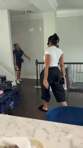 Brii’s friend Turquoise tells her to break the news to Ernestine before Jae does! #kountrywayne #kountrywaynecomedy #kountrywayneskits #kountrywaynestorys
