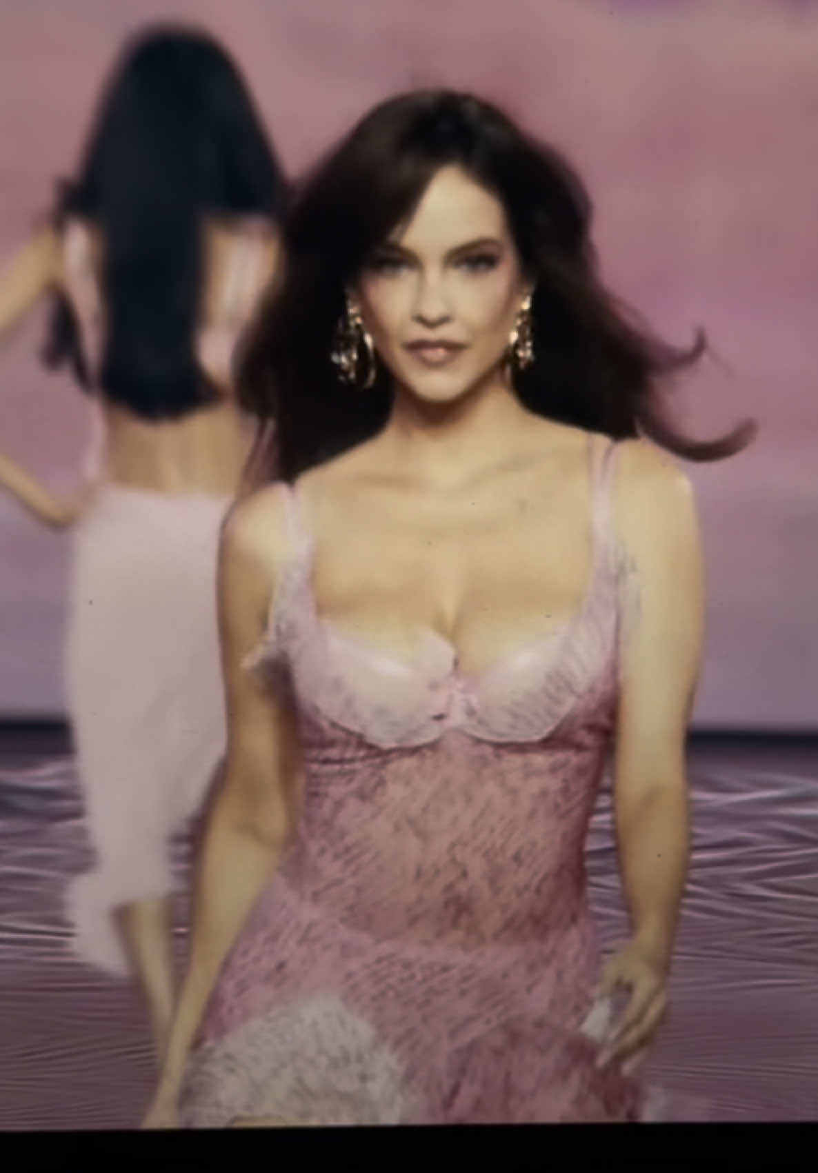 Barbara Palvin!! 😍😍 #vsfs2026 #barbarapalvin #godisawoman #victoriassecret #fashionshow 