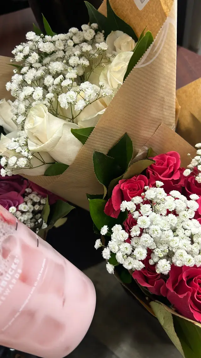 #favorites #flowers #starbucks #pinkdrink