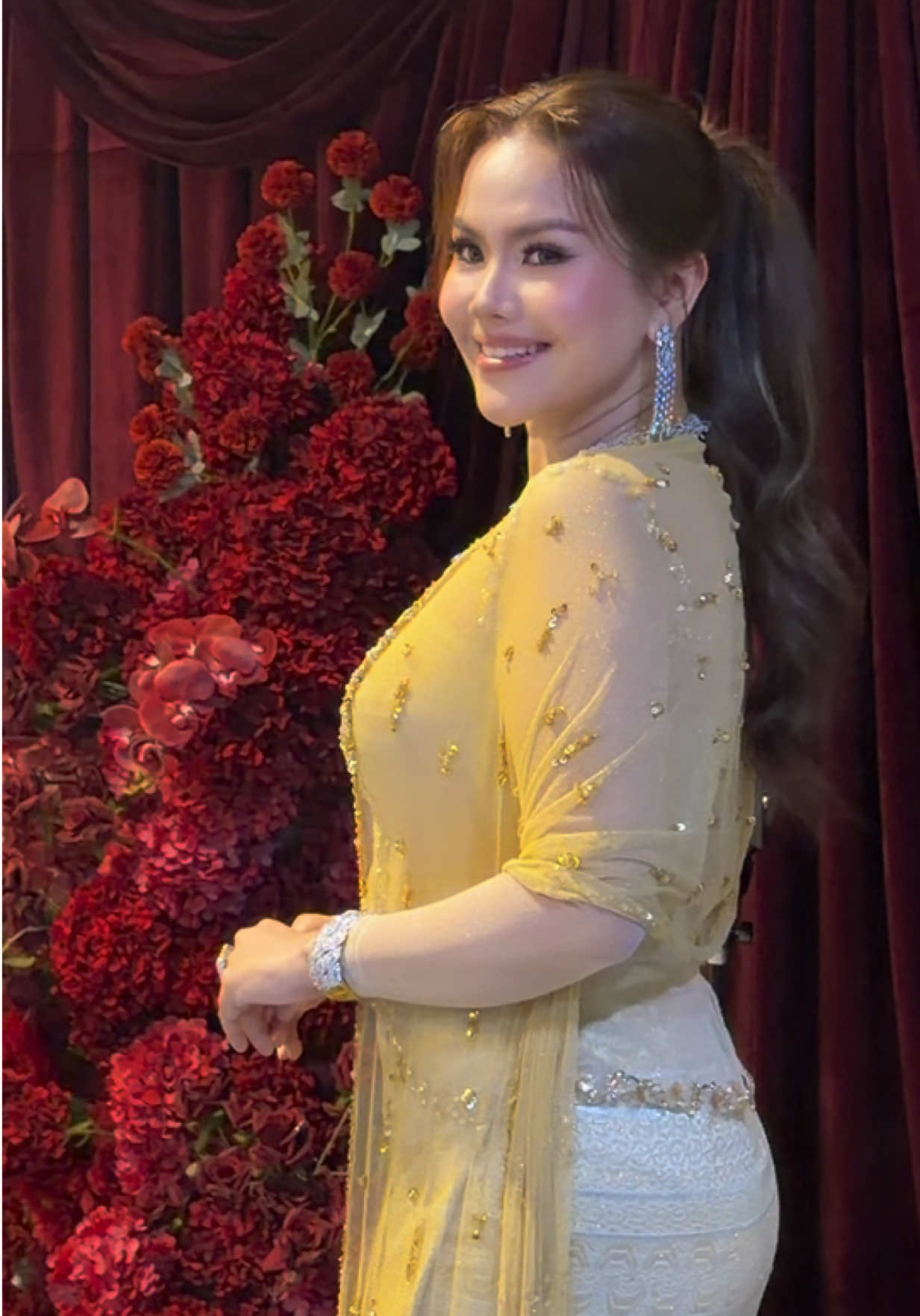 တော်ဝင်စိန်တိုက်ရဲ့လှပခမ်းနားမှု ၄၃နှစ်ပြည့်အခမ်းအနားကိုဂုဏ်ယူစွာတက်ရောက်သီဆိုခဲ့ပါတယ်ရှင် 🐦‍🔥 💄Amara Maung 👗 Zay Zay(MDY) #NiNiKhinZaw #နီနီခင်ဇော် #royaldiamond #Mandalay