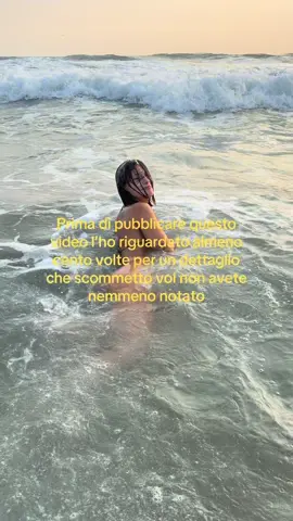 A volte siamo così impegnate a cercare i nostri difetti che ci dimentichiamo di guardare quanto eravamo felici❤️ #fakebody 🚨‼️sono al mare 