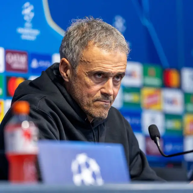 « C'EST TRÈS SIMPLE » pour Luis Enrique :   « LA MEILLEURE FAÇON DE DÉFENDRE : C'EST D'AVOIR LE BALLON .  Si vous avez le ballon tout le temps, Lamine Yamal ne l'aura pas. ET TOUT EST CALME, SANS RISQUE. C'est notre idéal. Nous savons que ce ne sera pas comme ça car nous connaissons la difficulté d'affronter Barcelone et Lamine. IL FAUT LES AFFRONTER EN ÉQUIPE. » #pourtoi #football #france #footballtiktok #footballplayer #debloquemesvue🥲🙏🏽 #barcelona #psg #championsleague #newcreator #lamineyamal #luisenrique