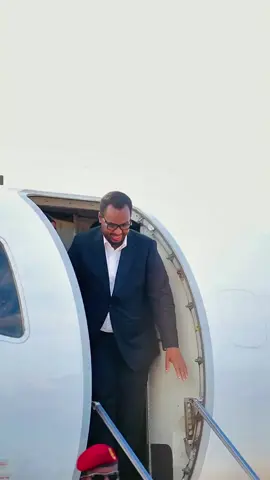 Musharax Madaxwayne Galmudug Liibaan Ahmed Hassan ayaa Soogaaray Caasimadda Galmudug ee Dhuusamareeb  Sodhaweenta Musharaxa ayaa waxaa kaqaybgalay Wasiirada Galmudug iyo xildhibaanada Cusub ee Galmudug