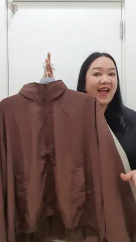 เสื้อกันลมสวยมาก ฮู้ดก็พับเก็บได้ #ค้าขายคล่อง #aiiz #windbreaker #เสื้อกันลม #เสื้อแขนยาวมีฮู้ด 