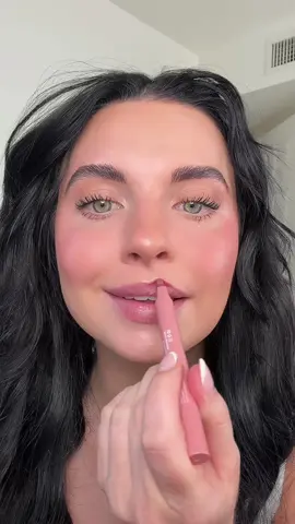 This is so genius 👀👏😍 #tiktokshopfalldealsforyou #tiktokshopblackfriday #tiktokshopstockup #tiktokshopcybermoday #lipcombos 