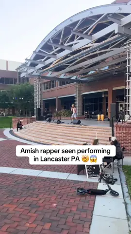 Only in Lancaster😭✌️#amish #performance #lancasterpa #pensylvania #breakingnews 