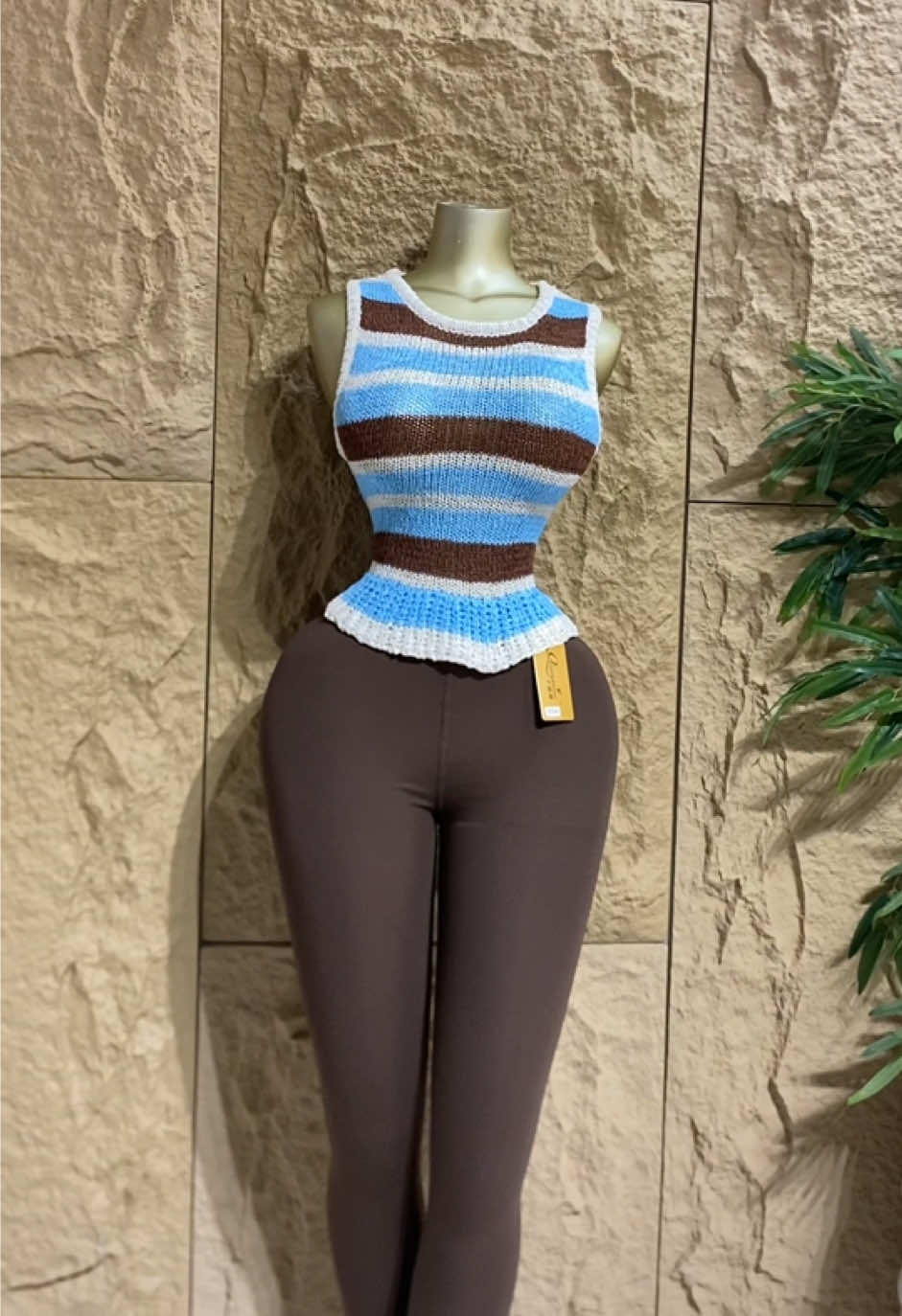 so beautiful #fashiondesignerclothes #girlyoutfitsideas #LuxuryvendorinAbia #birthdayoutfitideas #creatorsearchinsights 