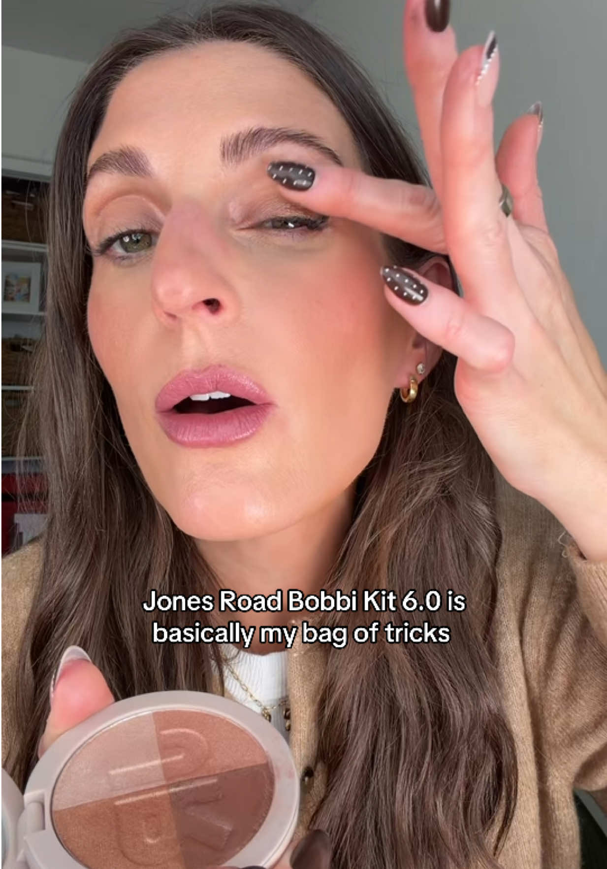 Jones Road Bobbi Kit 6.0 is here and it’s a whole makeup set for the season! Two shade combos to choose from too #jonesroad #makeupset #cleanmakeup 