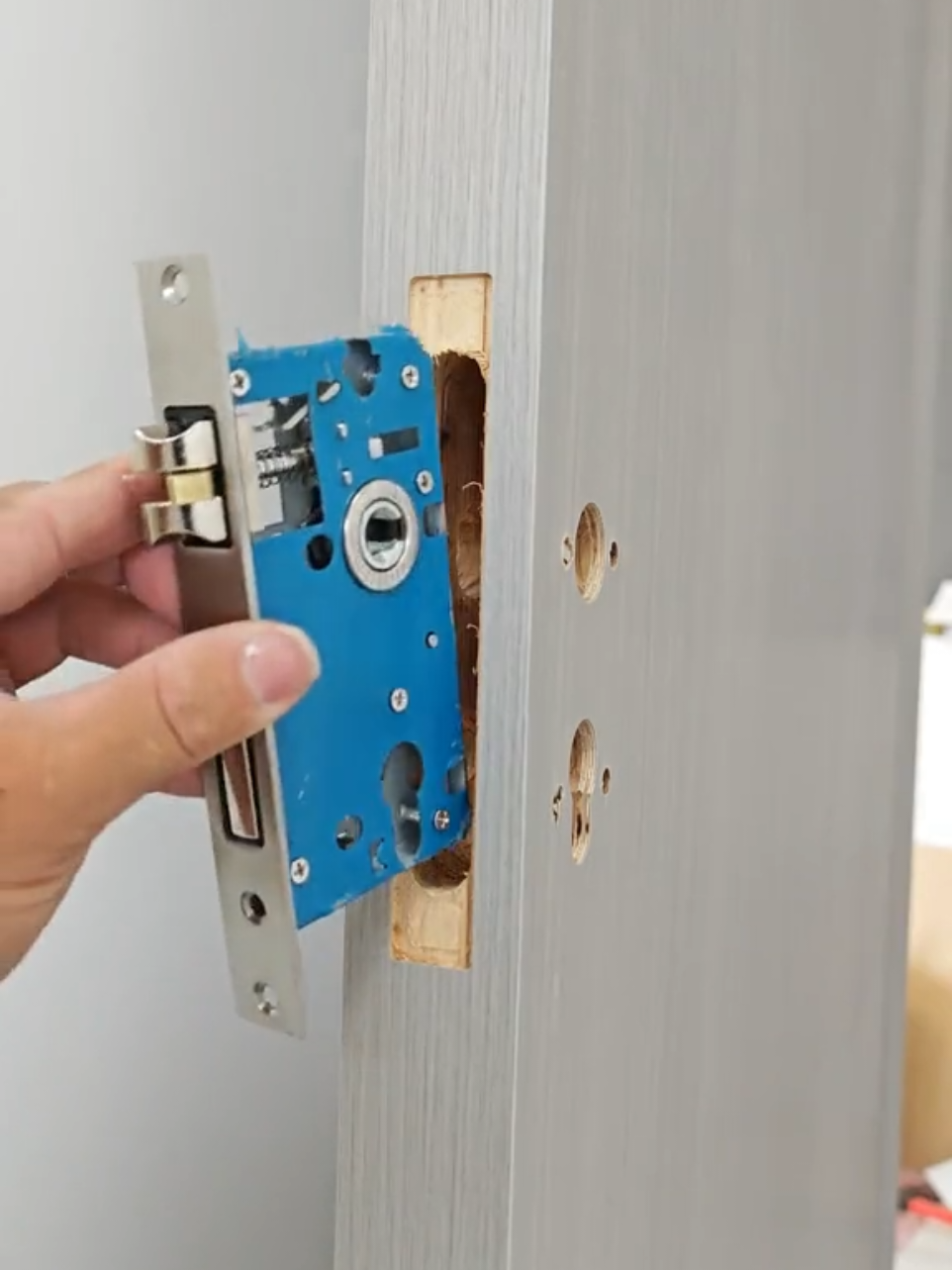 Full installation process of wooden doors. Hope this video can help you with your renovation. #woodendoor #doorinstallation #homerenovation #factory #timber door 