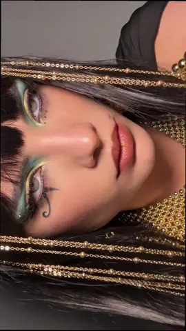 Egyption/ Cleopatra .  #halloween #cleopatra #fyp #makeup 