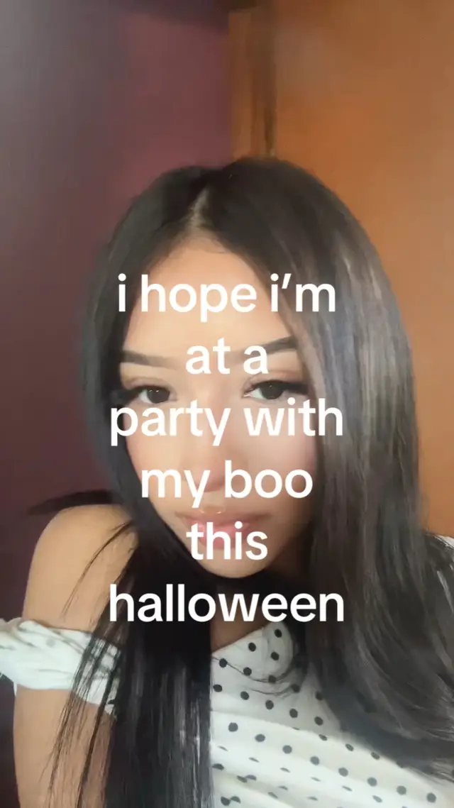 ples we already went to one now les do halloween 😏😏😏 #foryou #fyp #queen #halloween 