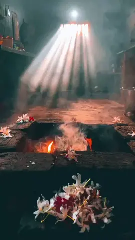 ഹേ കൗസല്യാപുത്രാ! ശ്രീരാമാ! കിഴക്ക് വെളുത്തുതുടങ്ങി പ്രഭാതമായിരിക്കുന്നു. മനുഷ്യശ്രേഷ്ഠാ, എഴുന്നേൽക്; ഇനി നിത്യേനയുള്ള ദൈവീക കർമ്മങ്ങൾ ചെയ്യേണ്ട സമയമായിരിക്കുന്നു.