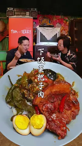 “He said, ‘I’m not hungry.’ Five minutes later: MY FOOD IS GONE. 😭😂🍕#Mukbang #EatingShow #FoodTok #TikTokLife #foodlovers 
