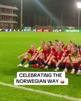 Norway’s U-17 Women’s World Cup team took some inspiration from Erling Haaland & the Norwegian men’s national team, celebrating their win with the classic ‘Viking Row’ 🎉😉 🎥: @FIFA World Cup 