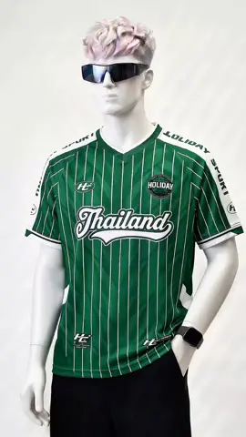 เสื้อกีฬาพิมพ์ลาย Thailand คอวี ลายทางสุดคลาสสิก ตัวนี้เป็นผ้าไมโครเนื้อนุ่ม ใส่สบาย #เสื้อกีฬา #เสื้อใส่สบาย #เสื้อคอวี #tiktoklooks #OOTD 