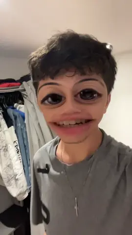 J’ai nk le setup a cause de la vidéo liker au moins fami 🧌#humour #pourtoi 