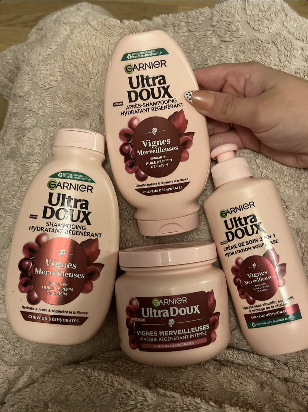 en partenariat avec Garnierhaircare Crash test de la nouvelle gamme addictive ULTRA DOUX VIGNES MERVEILLEUSES ! 🍇  @Garnier France #GarnierHaircare #GarnierUltraDoux #Garnierfr #udvignesmerveilleuses 
