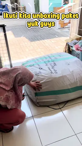 unboxing time #viral #rosalina #banyuwangi #sandalwanita 