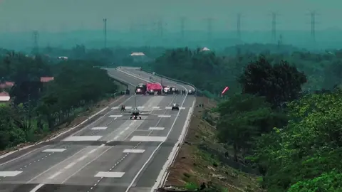 🌍TNI AU Uji Coba Take off dan Landing Pesawat Tempur di Jalan Tol Paspro 