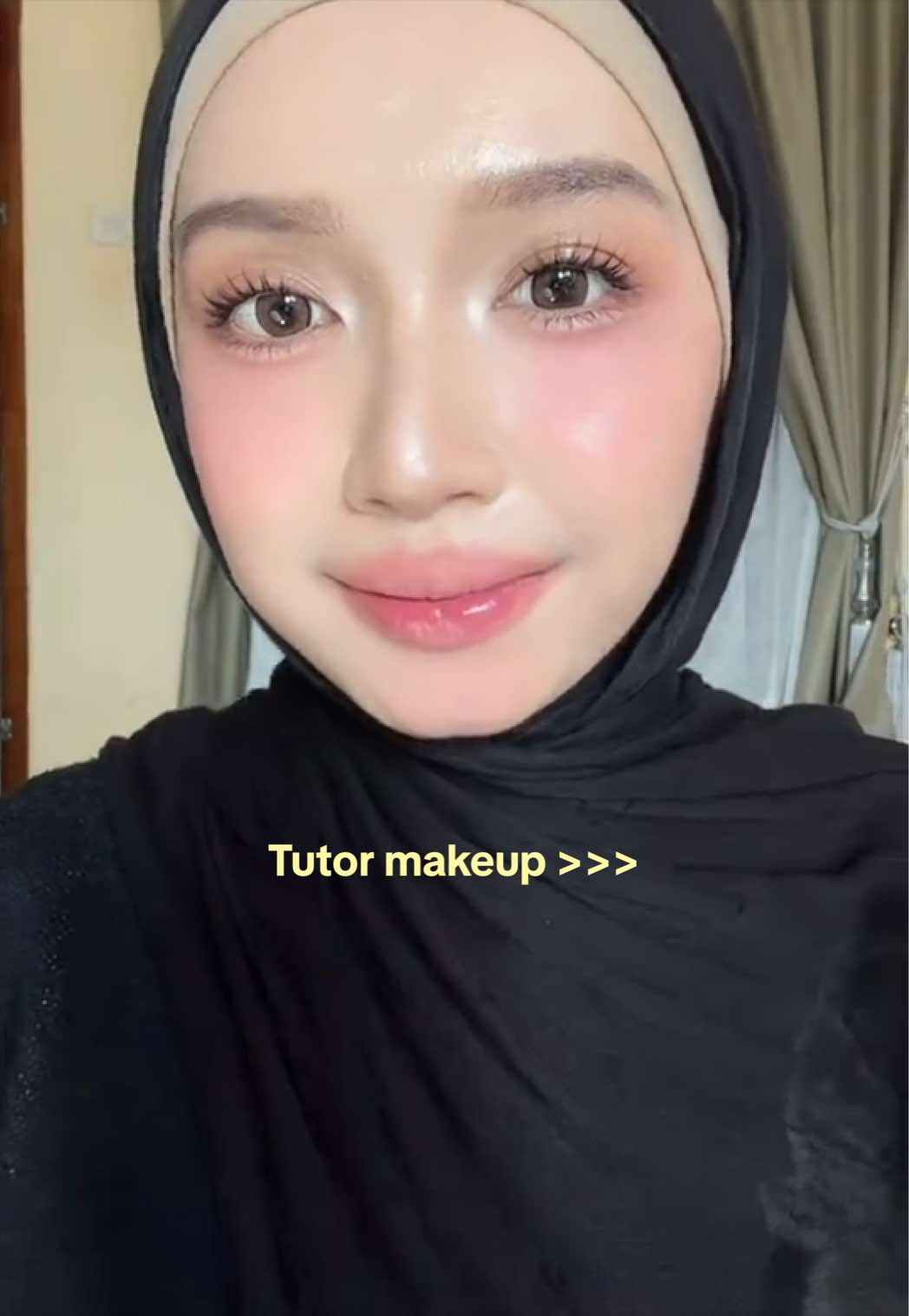 Membalas @dita I spall spill 𝜗𝜚 ࣪˖ hope you guys enjoy my first makeup tutorial! ♡ Untuk lippies aku pake ombre inii  @dita I spall spill 𝜗𝜚 ࣪˖ agak beda hasilnya karna di vt yg tutor ini make inner nya tipiss~  #grwmmakeup 