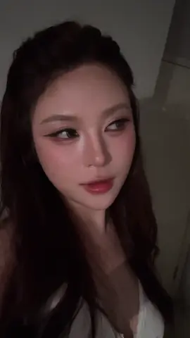Layout này đi hẹn hò, đi tiệc, YEP gì cân tất! #fyp #makeuptutorial #BeautyTok 