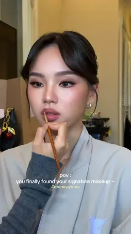 waktu client kutanya req apa makeup’nya, cici’nya cuman jawab “terserah ci, pokoknya aku suka banget style cici” 😭💗 #muasurabaya #muasby #weddingmakeup #softglam #fypシ 