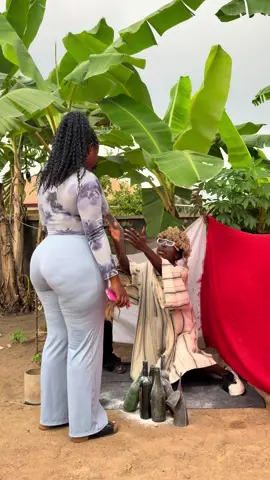 Release chicken mum 🤣@Mary Koobi @mr_ray_officia #funnyvideos #foryou #tictokghana🇬🇭 
