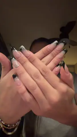 Halloween nails #halloween #nails #fyp #foryoupage 