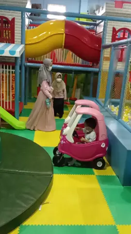 Playground dulu momong anak dan keponakan... #fyp #foryoupage  #masyaallahtabarakkallah  #semangat  #janganlupabahagia 