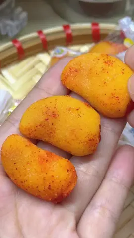 Kẹo gì đâu mà nhìn như là trái xoài mini vậy đó mấy bà##ancungtiktok##tudede195##keodeoxoaimuoiot
