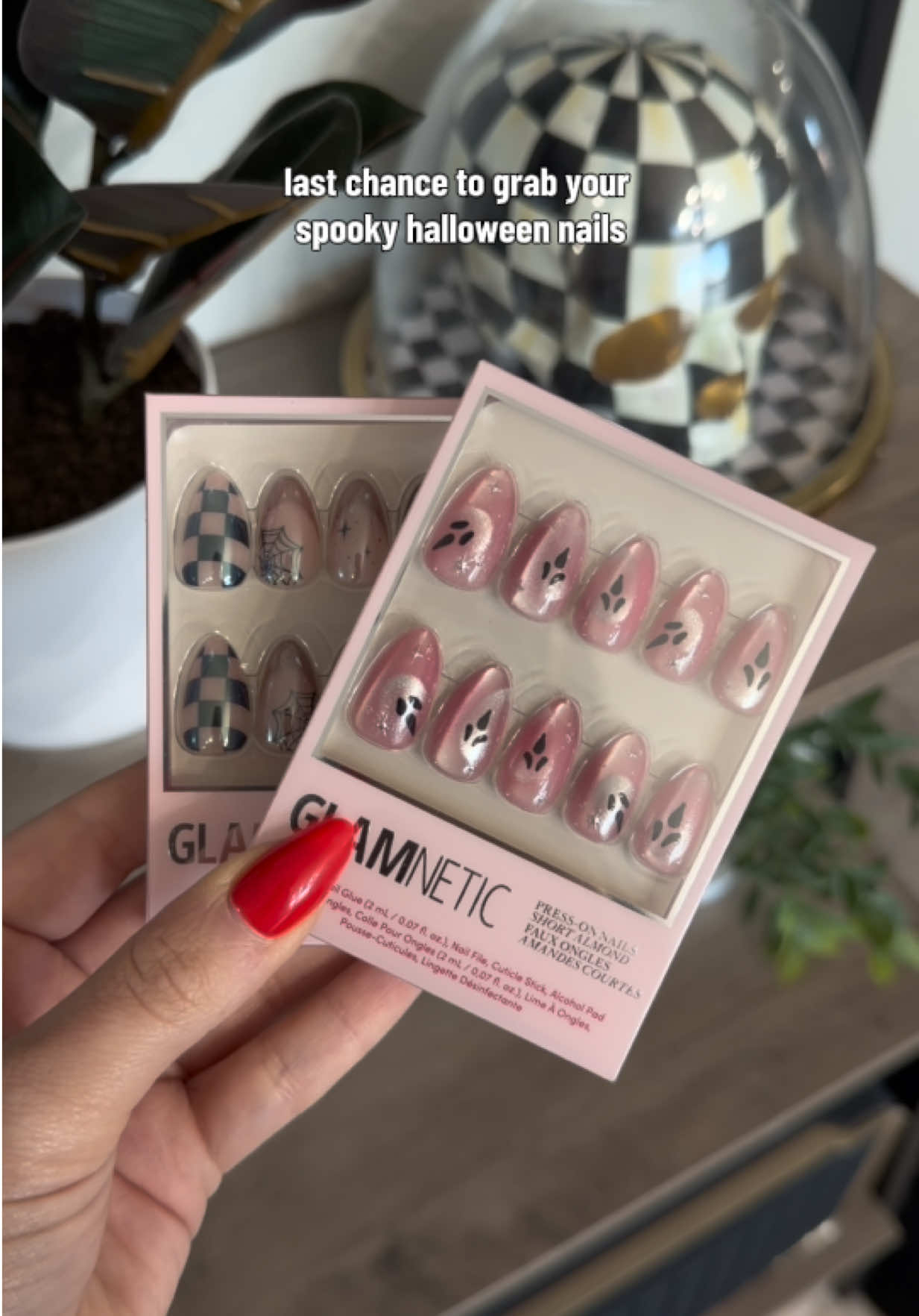 #halloween #halloweennails #pressonnails 