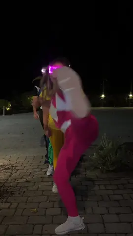 power rangers assemble 💥👊 #powerrangers #halloweencostume #groupcostume #halloween #sevensprings 