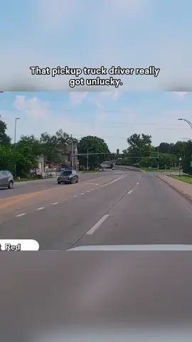 Someone Forgot the Rules of the Road#dashcam #redtigerdashcam #car #cop #tiktokshop